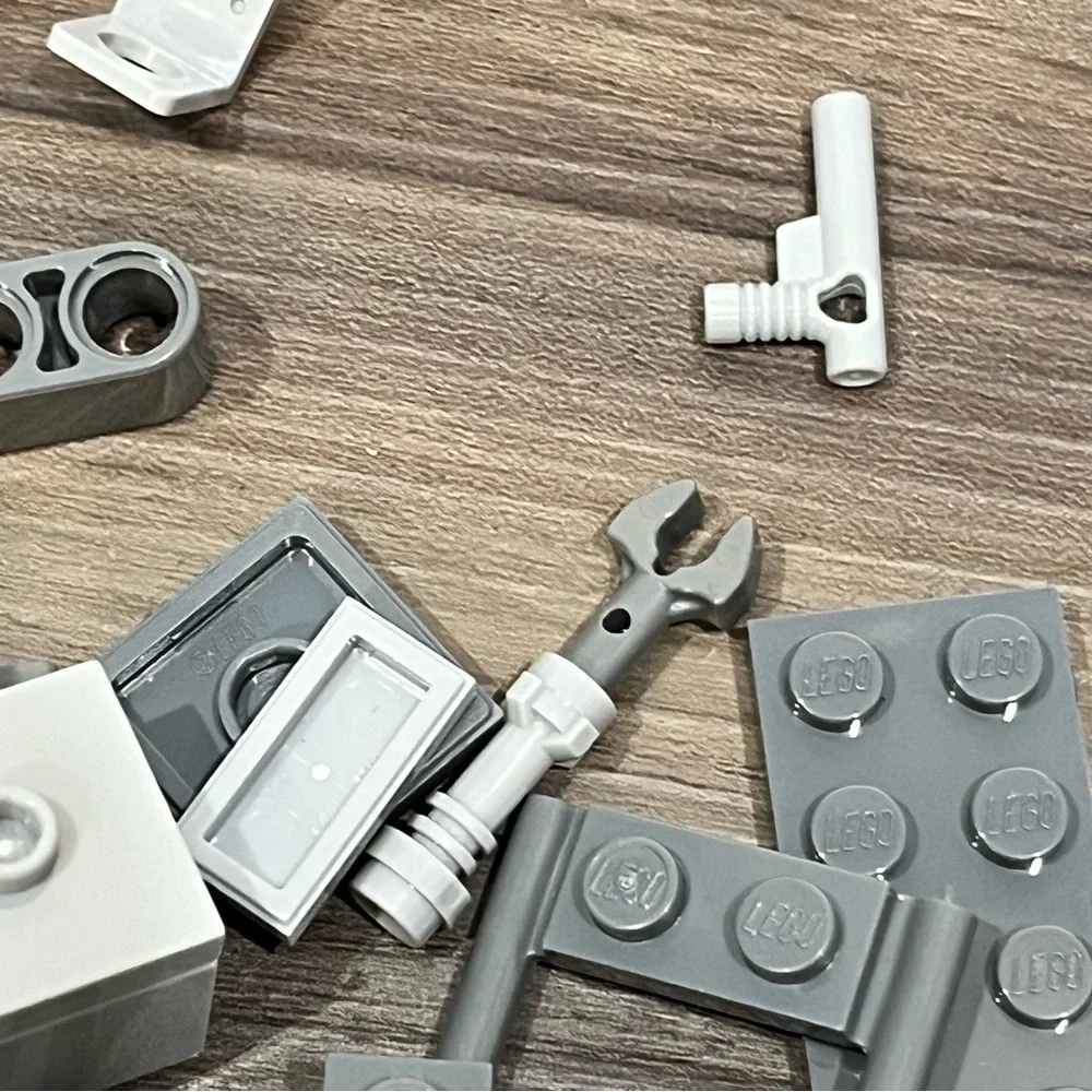 Lot Of Gray Lego Pieces From Various Sets 9.4 Ounces